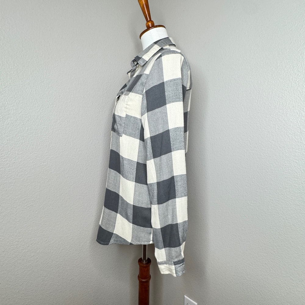 C&C CALIFORNIA Flannel Button Up Shirt MED Buffalo Plaid Gray Cream Soft EUC - Picture 4 of 9